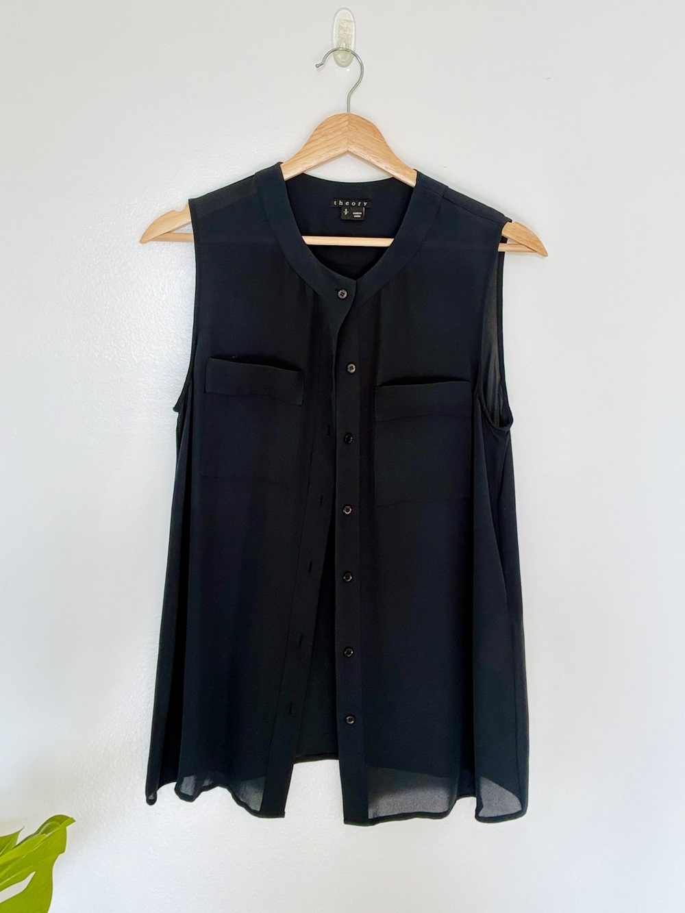 Theory Black Sleeveless Button-Front Blouse 100% silk